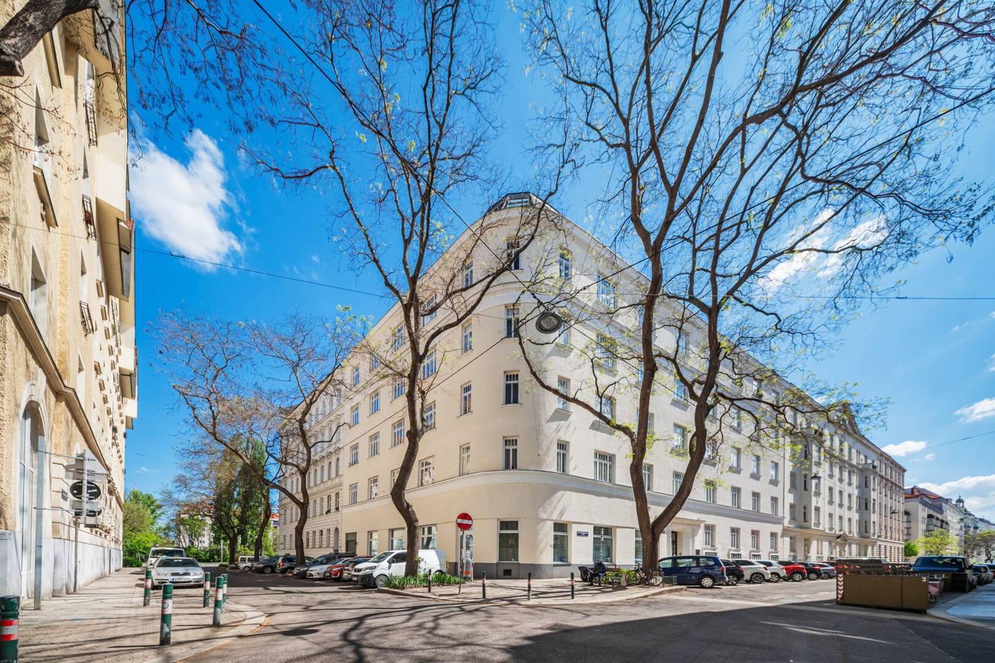 Außergewöhnliches Loft-Atelier mit 330 m², imposanter Raumhöhe & einzigartiger Sichtbarkeit