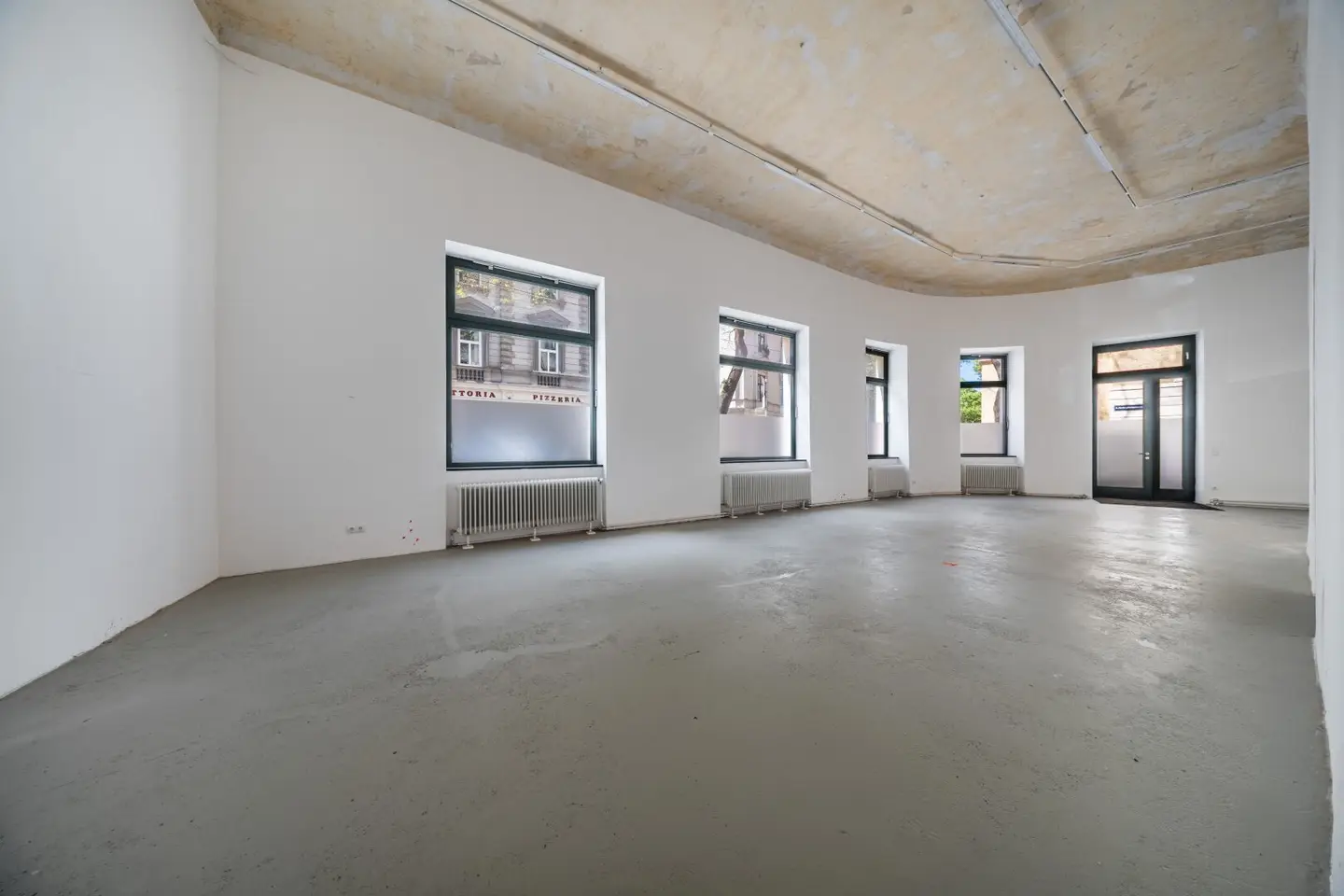 Wo HERBERT BRANDL Raum für seine Kunst fand! Außergewöhnliches Loft-Atelier mit 330 m², imposanter Raumhöhe & einzigartiger Sichtbarkeit