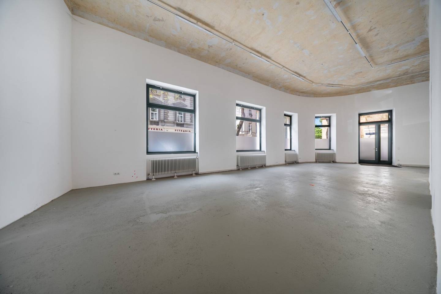 Außergewöhnliches Loft-Atelier mit 330 m², imposanter Raumhöhe & einzigartiger Sichtbarkeit