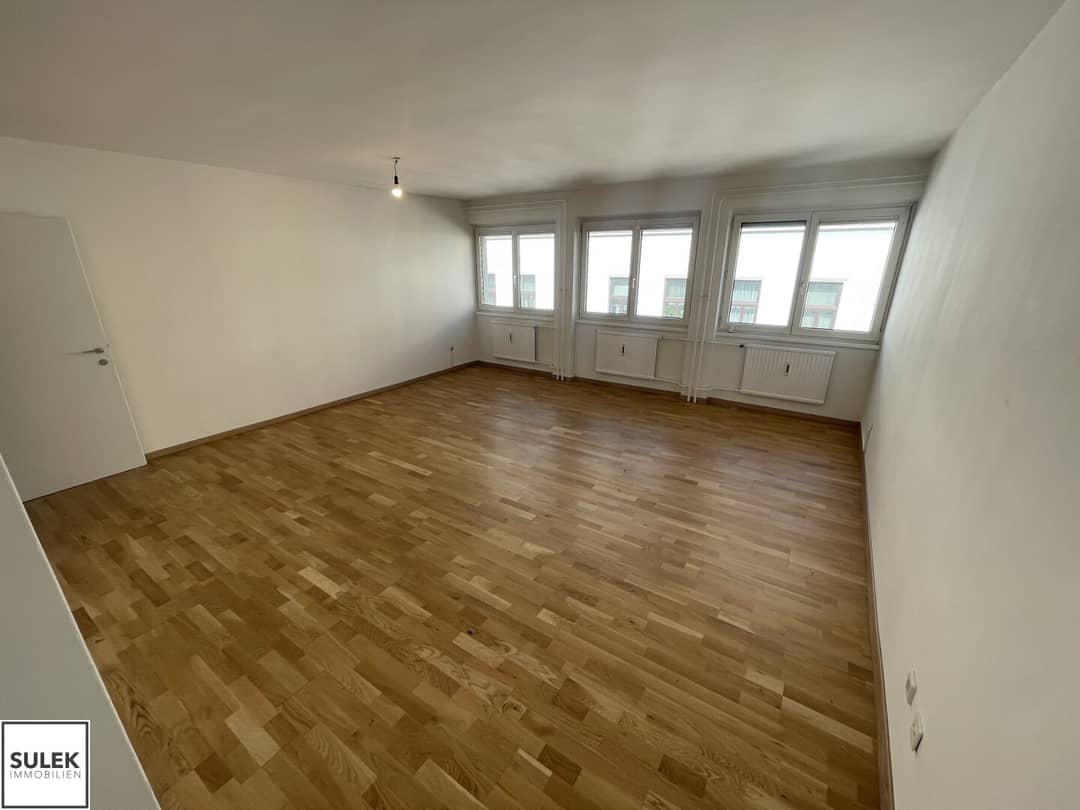 Helle Wohnung nahe Rathaus mit separater Küche
