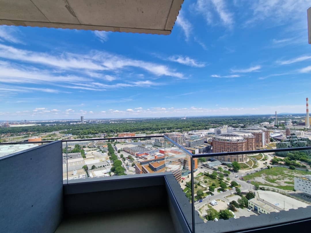 Hochwertige Wohnung mit Balkon Loggia Fernblick im One Tower