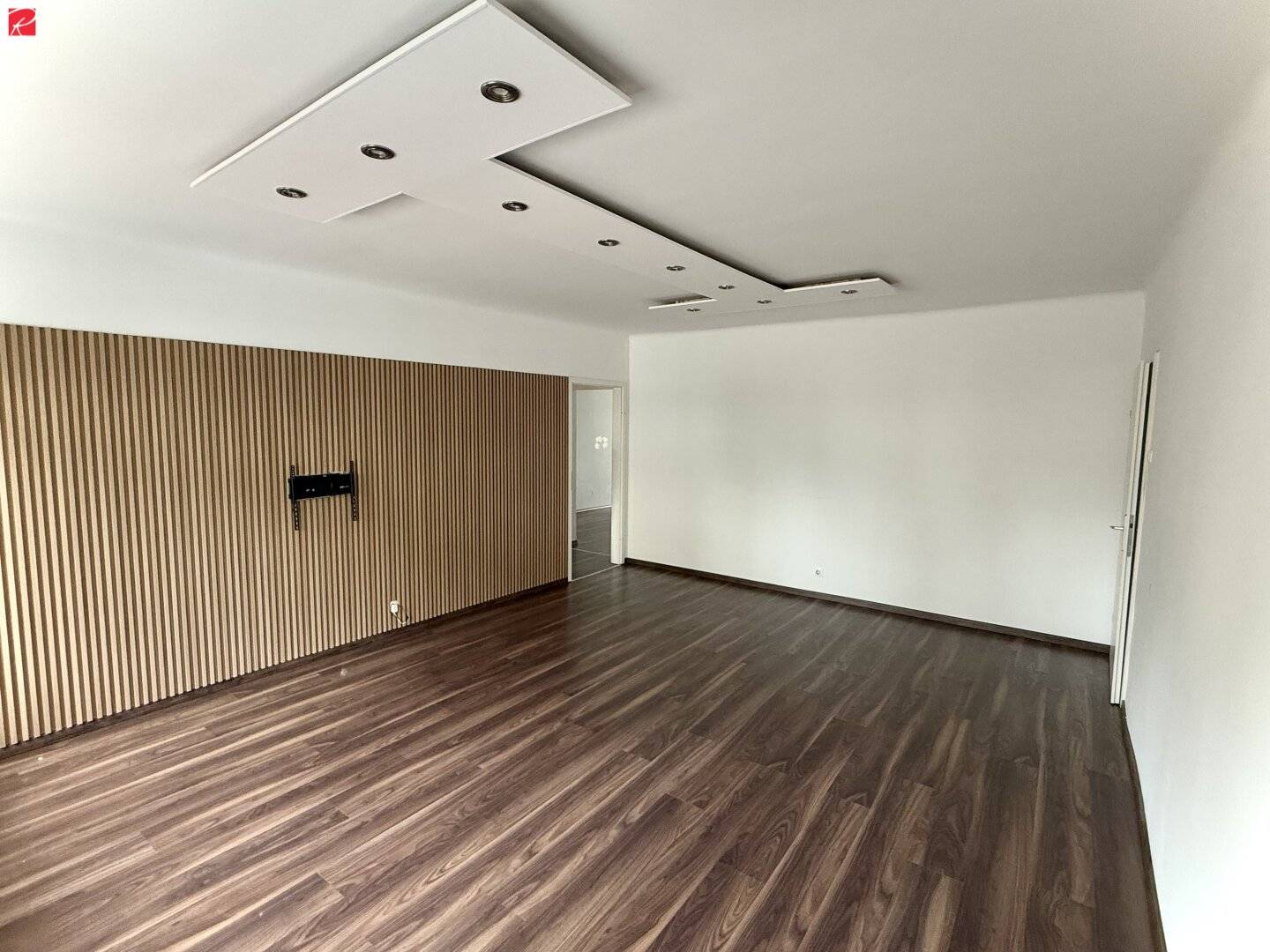 Graz Zentrum: Geräumige 4,5-Zimmer-Wohnung mit Balkon im Erdgeschoss