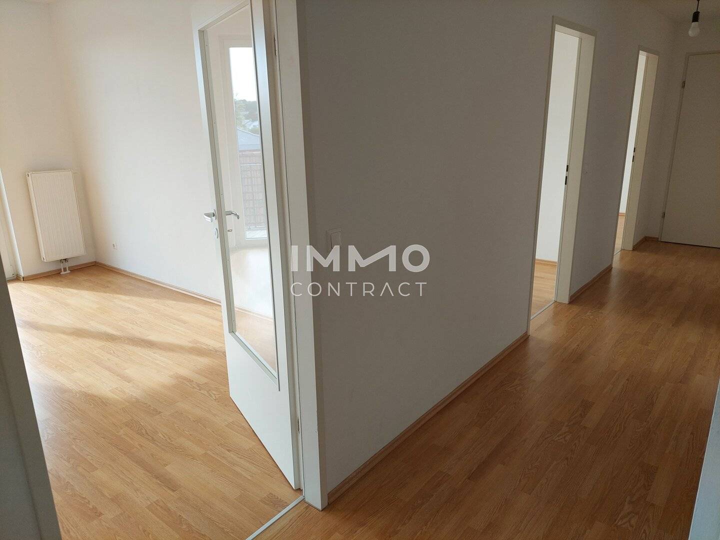 Top floor apartment bright with balcony central