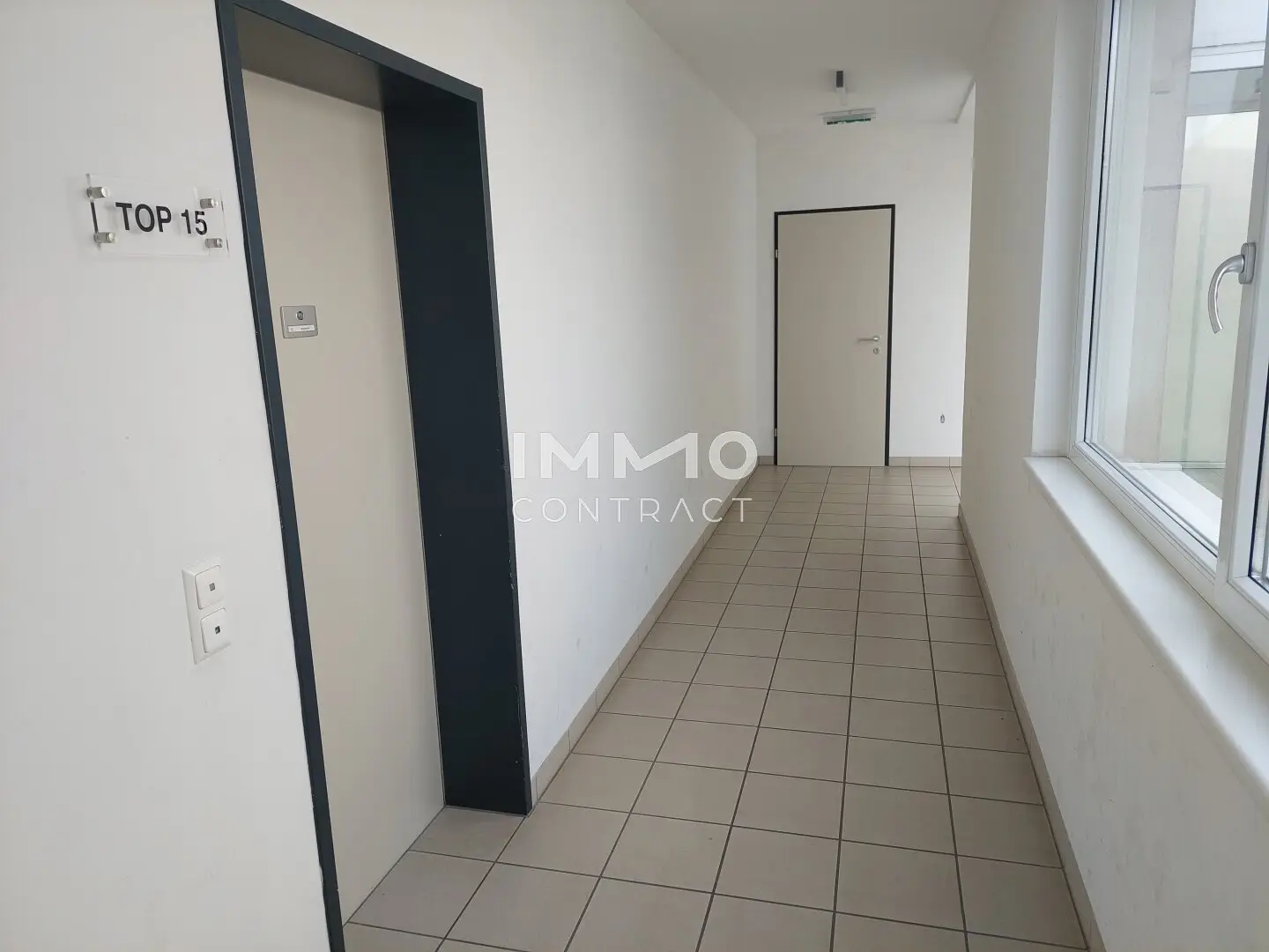 Top floor apartment bright with balcony central