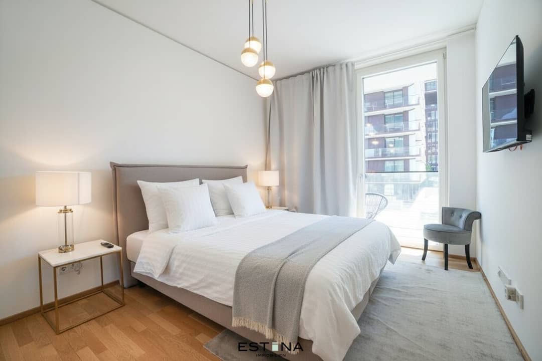 Furnished apartment with rooftop pool and city views