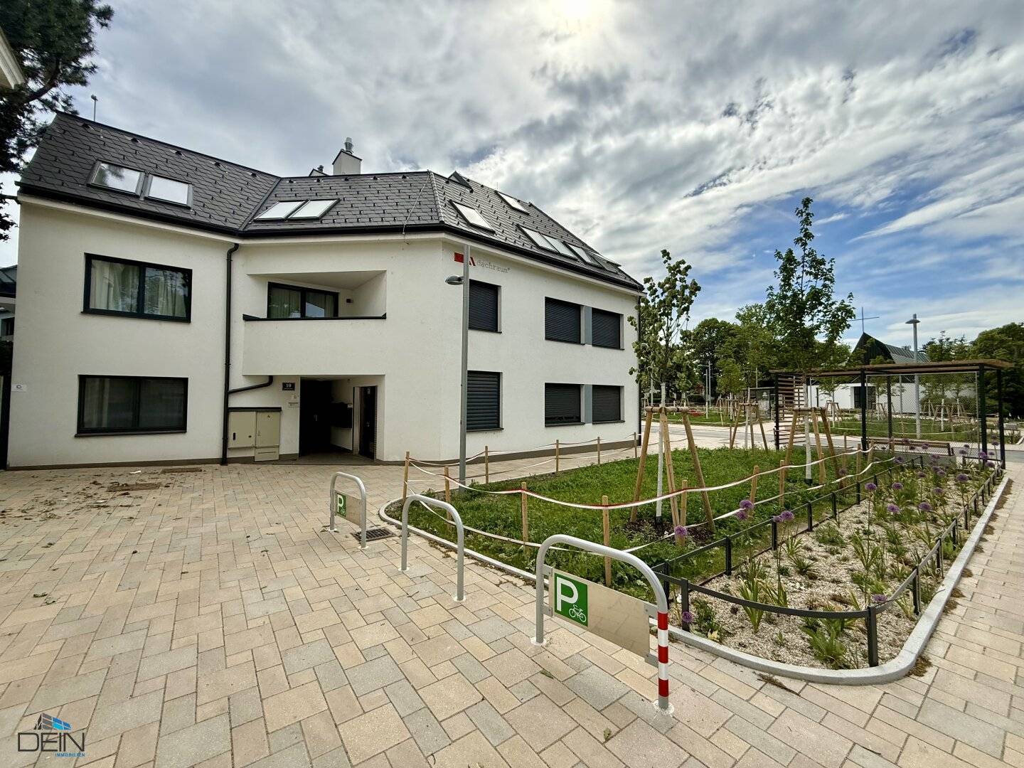 NEU! TRAUMHAFTE 2 ZIMMER EG-WOHNUNG MIT EINER LOGGIA NÄHE BADETEICH SÜSSENBRUNN!