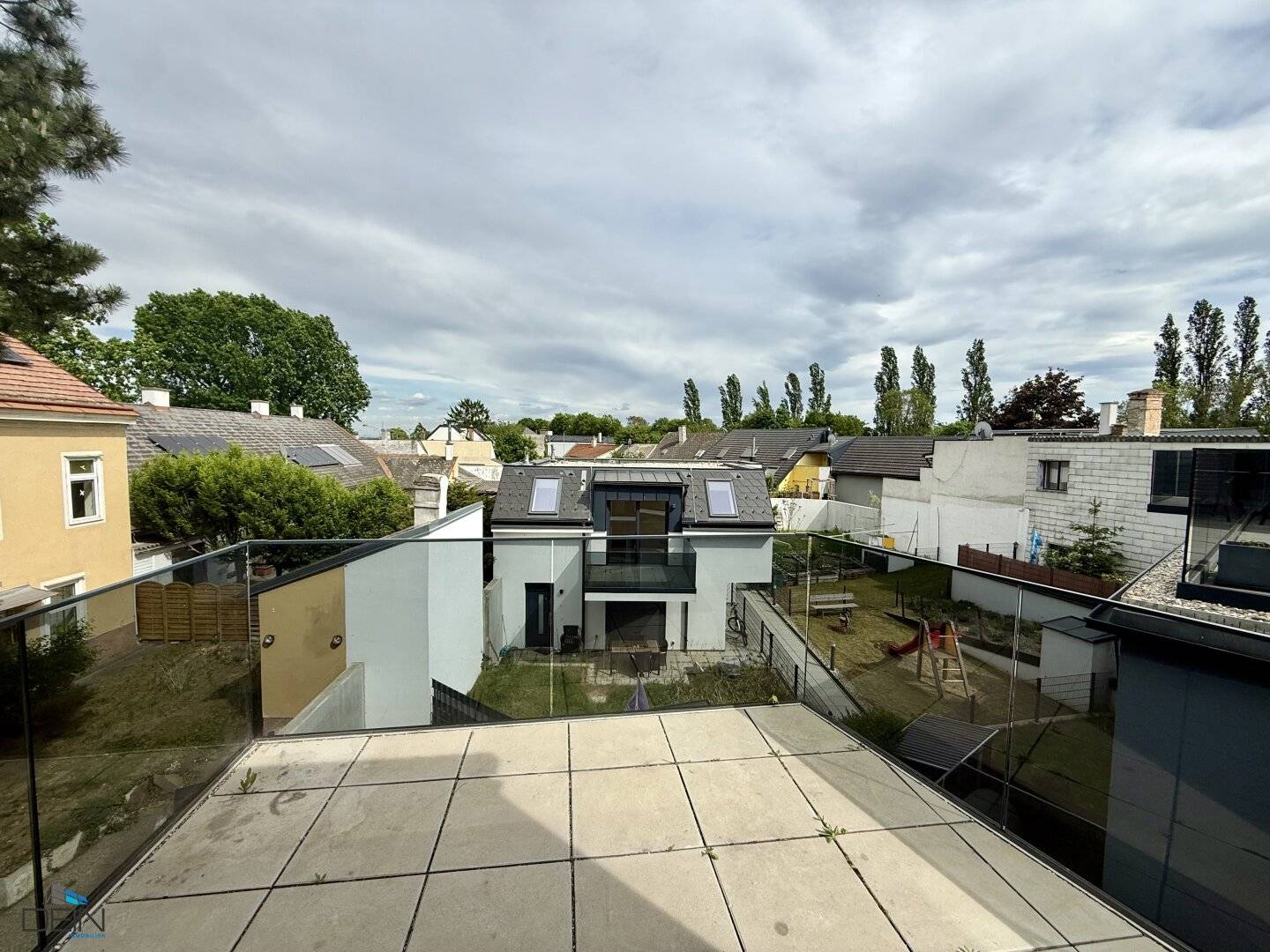 ++NEU++ RUHIGE 3 ZIMMER DG-WOHNUNG MIT EINEM BALKON NÄHE BADETEICH SÜSSENBRUNN!