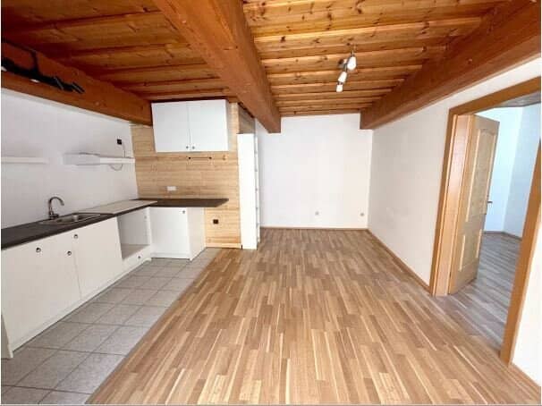 Provisionsfreie hofseitige Dreizimmer Wohnung