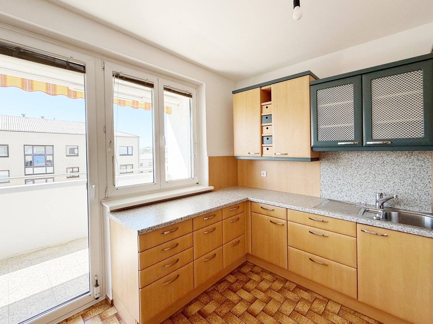 Wohnung Oberstes Stockwerk Offene Räume Garage
