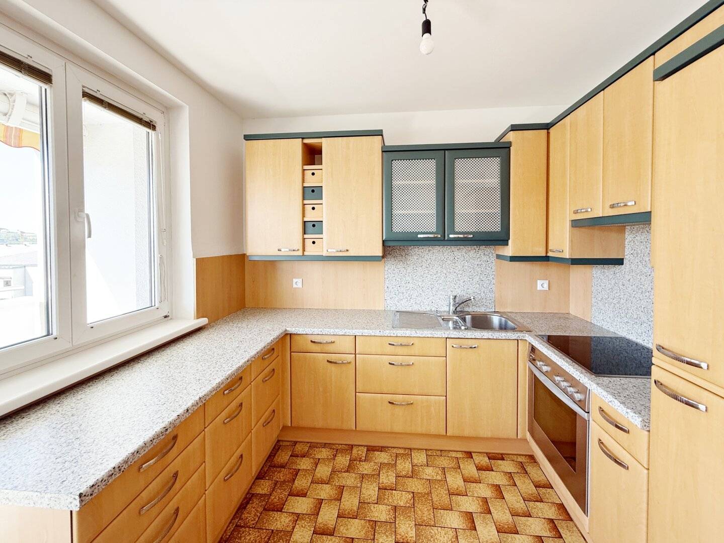 Wohnung Oberstes Stockwerk Offene Räume Garage