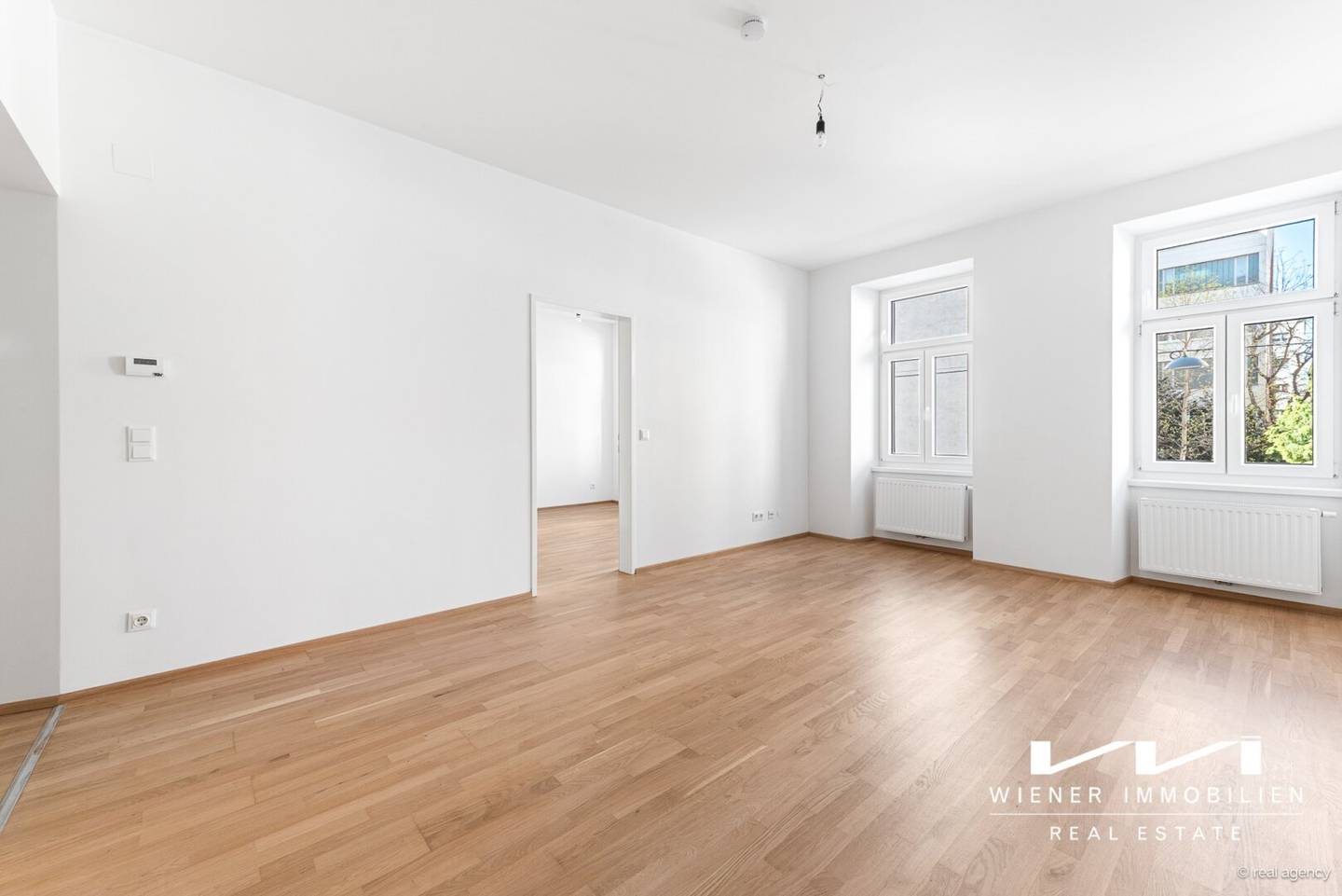 Wohnung voll saniert mit Küchennische und Lift