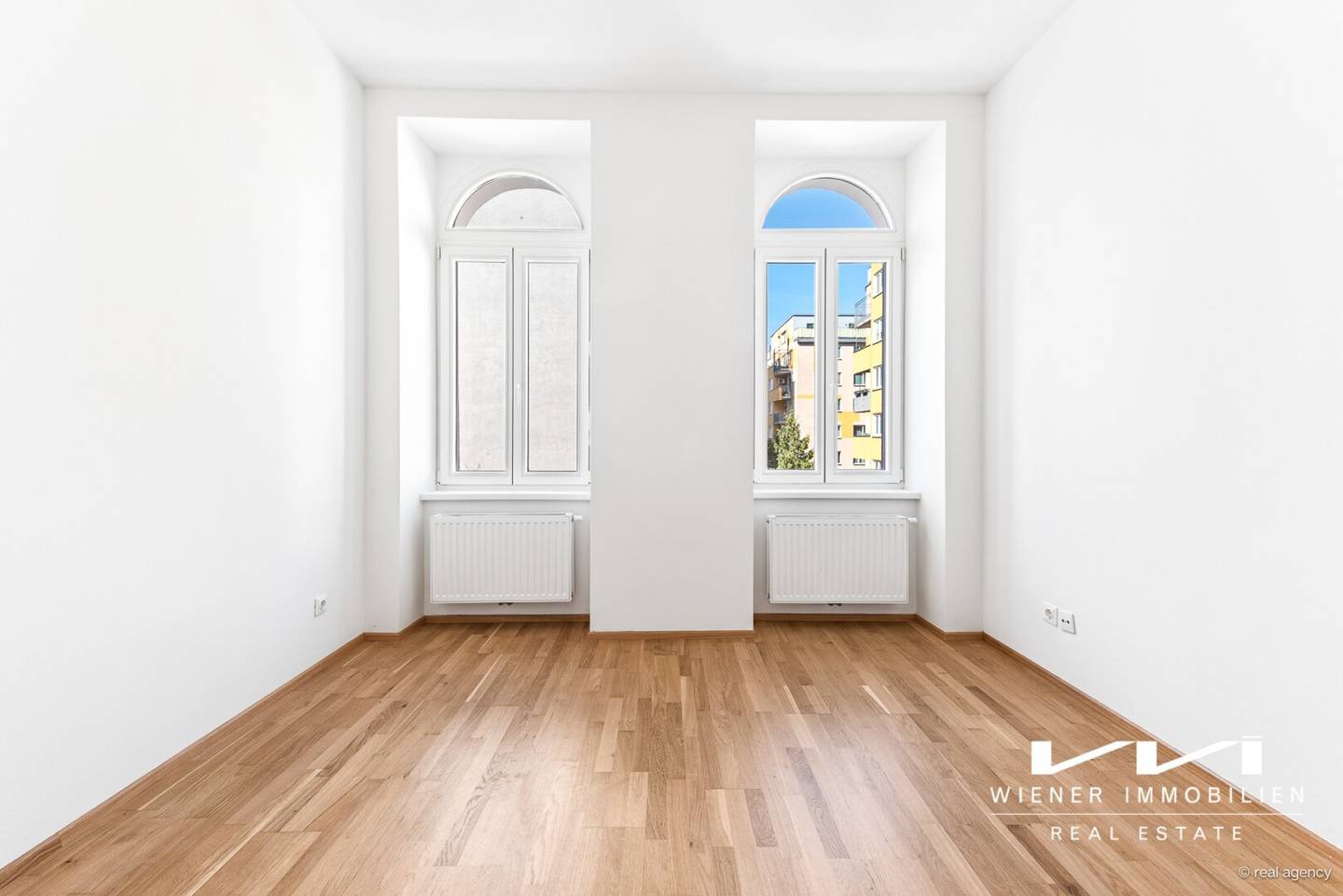 Wohnung hell und saniert mit Kochnische im Altbau