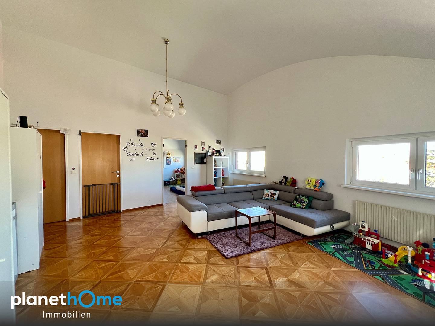 Apartment with high ceilings near the Old Danube