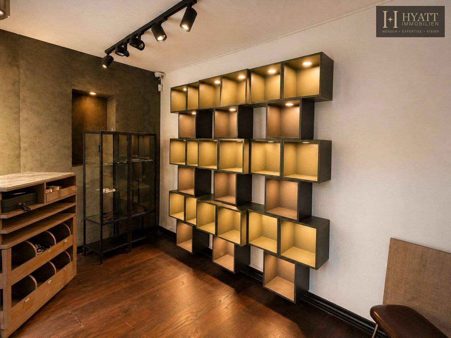 Exclusive Shop 1st District