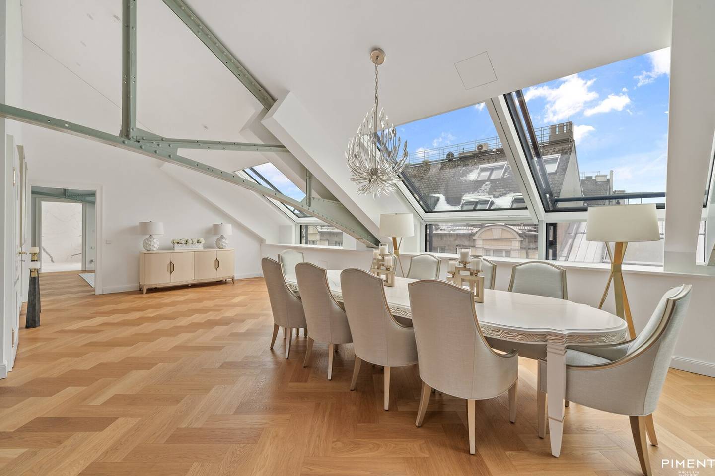 Dachgeschosswohnung mit Concierge Service
