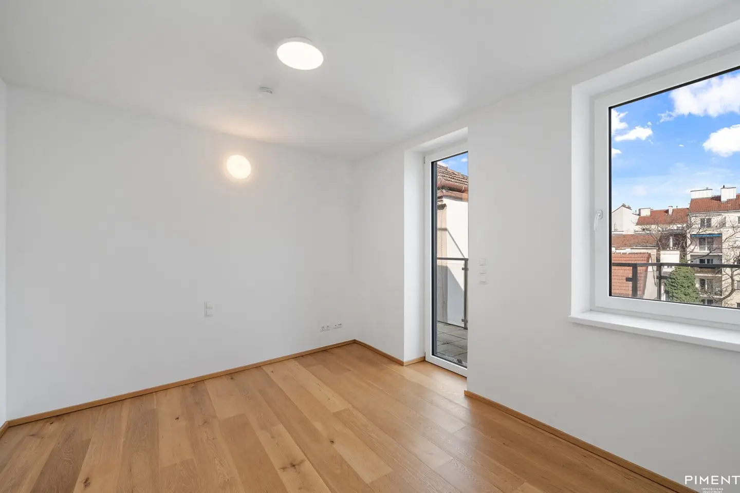 Dachgeschosswohnung mit Balkon und Terrasse
