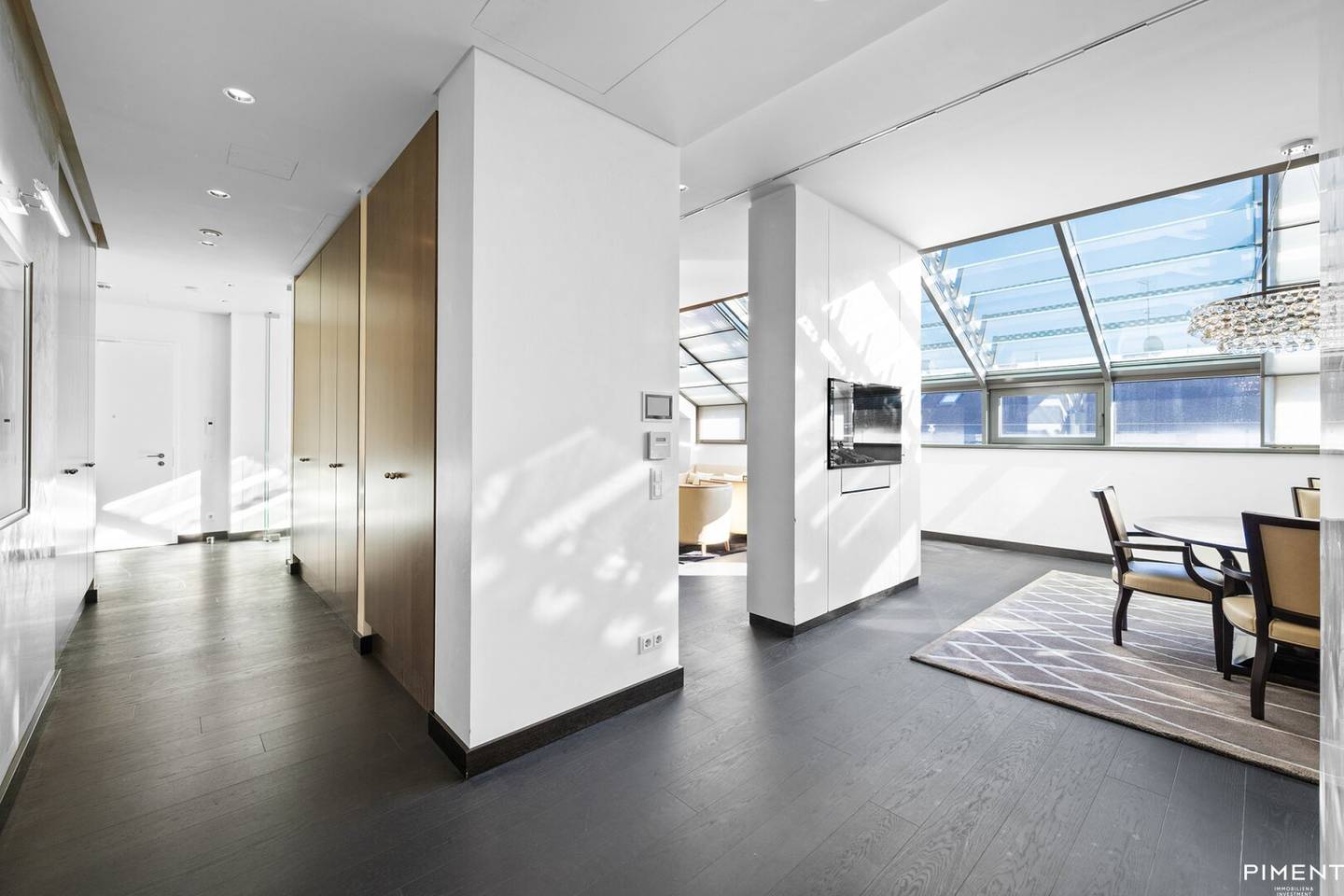 Top floor apartment roof terrace 360 degree view