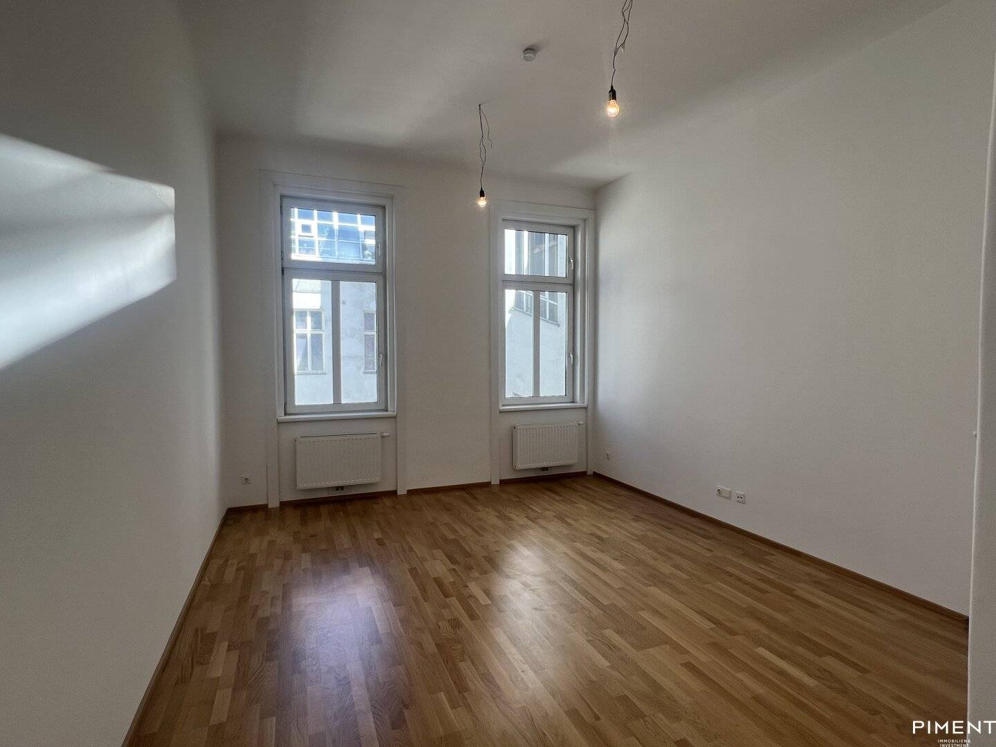 Spacious Altbauwohnung near Naschmarkt