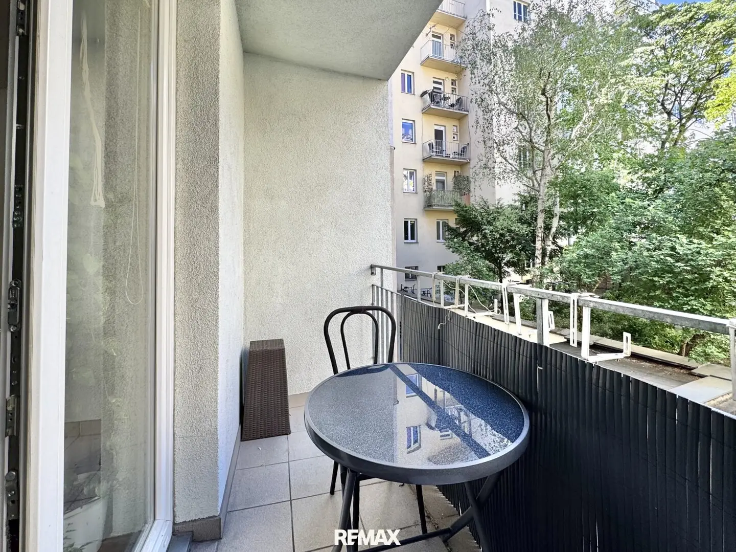 Wohnung mit Balkon nahe Schweizer Garten