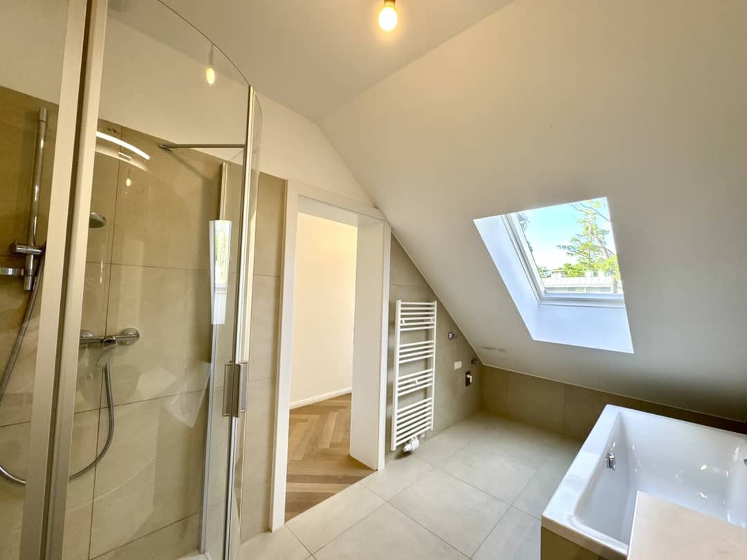 4-Zimmer-Dachgeschosswohnung mit Terrasse, 1120 Wien