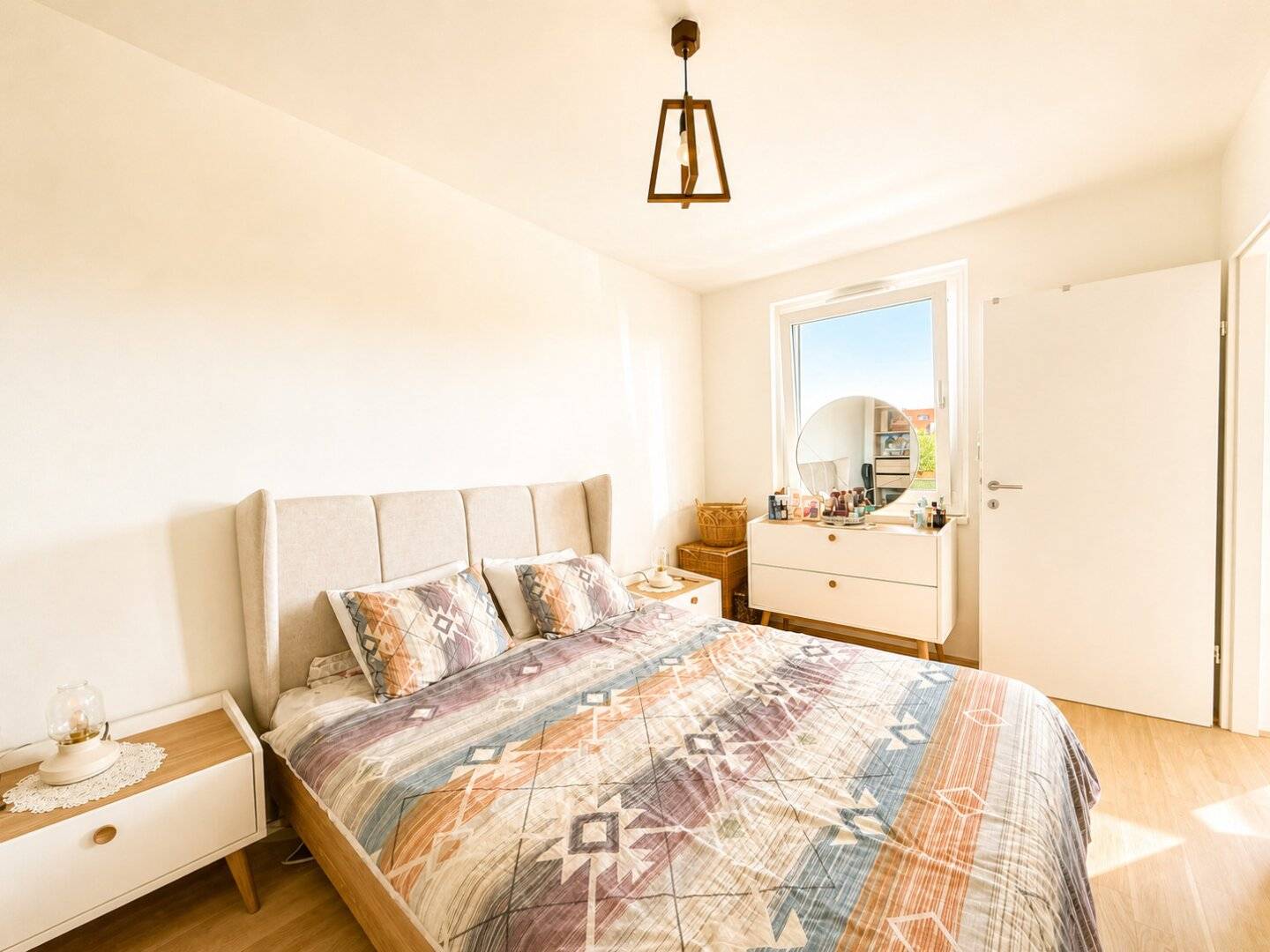 Newly built flat with large balcony near subway