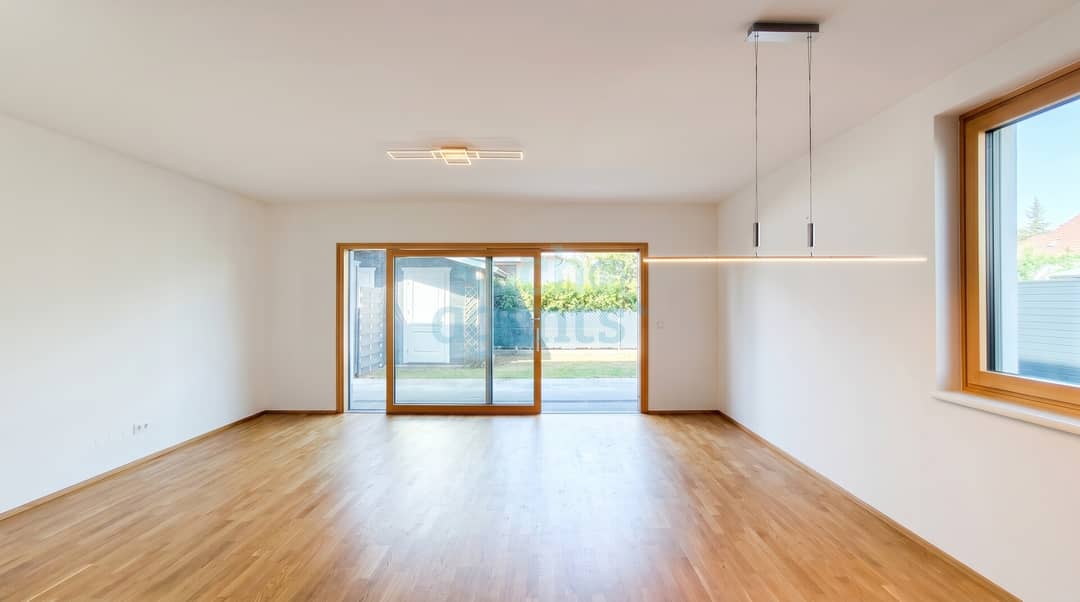 Doppelhaushälfte in Wöllersdorf mit Garten