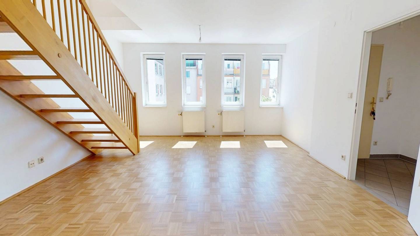Dachgeschosswohnung with terrace in quiet courtyard location