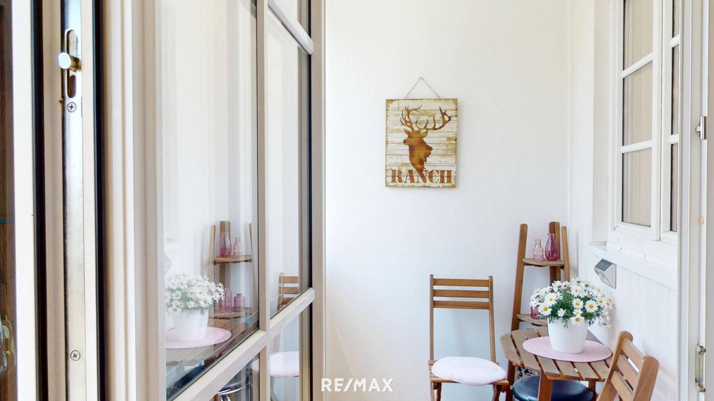Apartment with lift and two loggias in Neustadt
