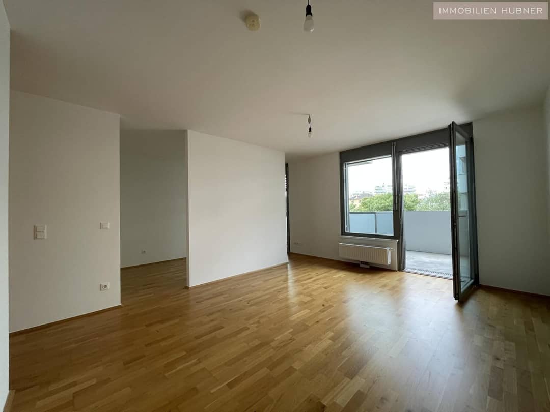 Apartment near U3 Gasometer with southwest facing loggia