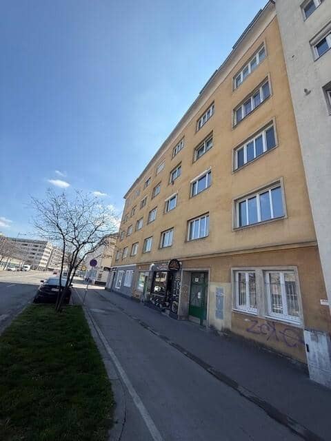 Wohnung mit hellen Räumen nahe Universität