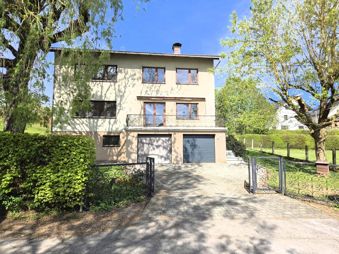 Solides Ein-/Zweifamilienhaus auf 973 m² Grund in zentrumsnaher, begehrter Lage!