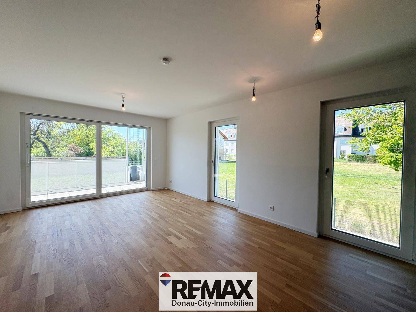 Brand new apartment with south facing balcony and garage space