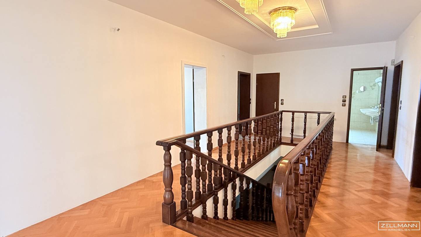 House feeling on two levels – spacious garden residence with flexible living and work area, XXL garage and new air source heat pump | ZELLMANN IMMOBILIEN