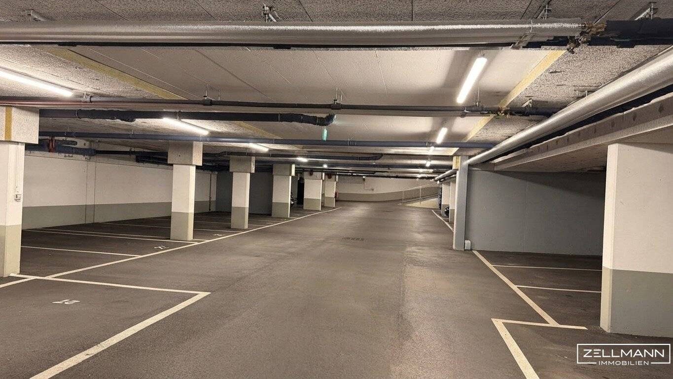 PENZING |TIEFGARAGENSTELLPLATZ NAHE U3 HÜTTELDORFER STRASSE – KOMFORTABLER ECKSTELLPLATZ | ZELLMANN IMMOBILIEN