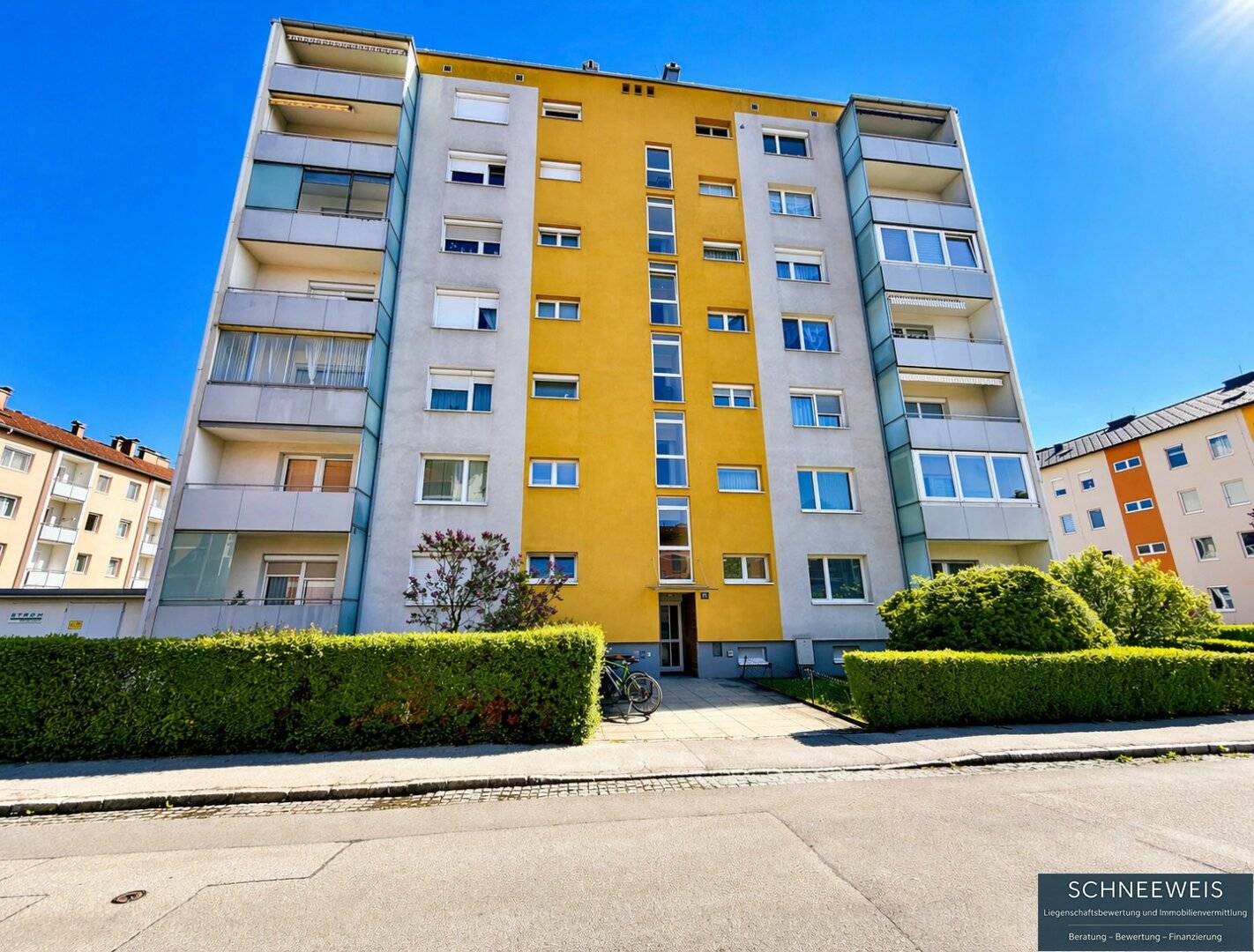 Wohnung im Erdgeschoss vollmöbliert Balkon