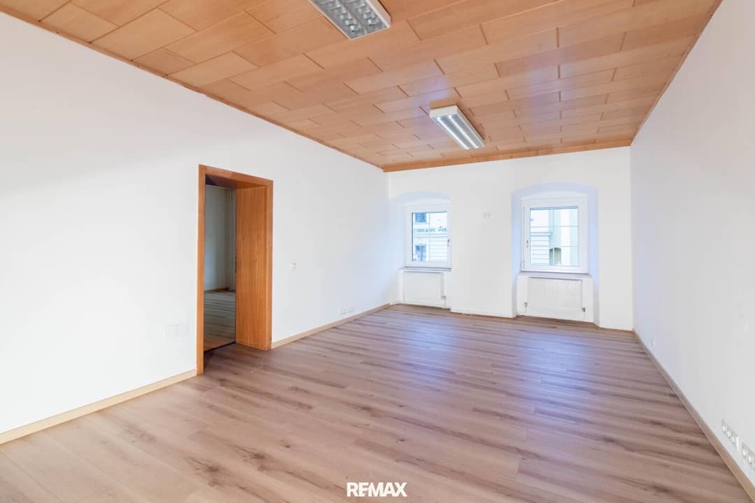 Büro im 1. OG am Hauptplatz