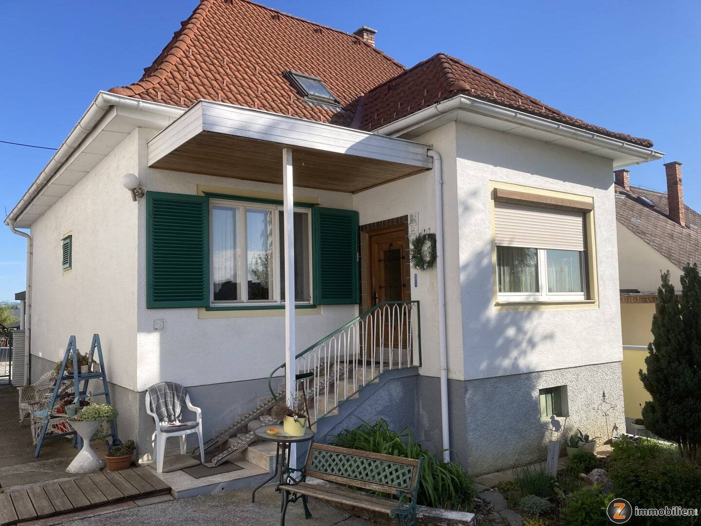 Einfamilienhaus mit Nebengebäuden und gepflegtem Garten!
