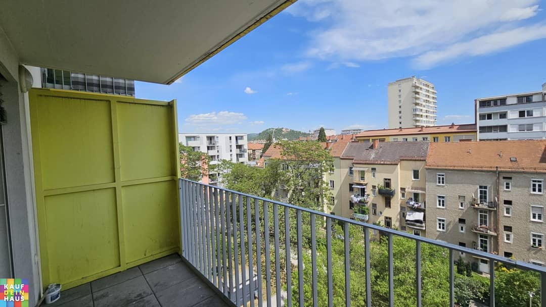 Apartment commission free near Citypark with balcony