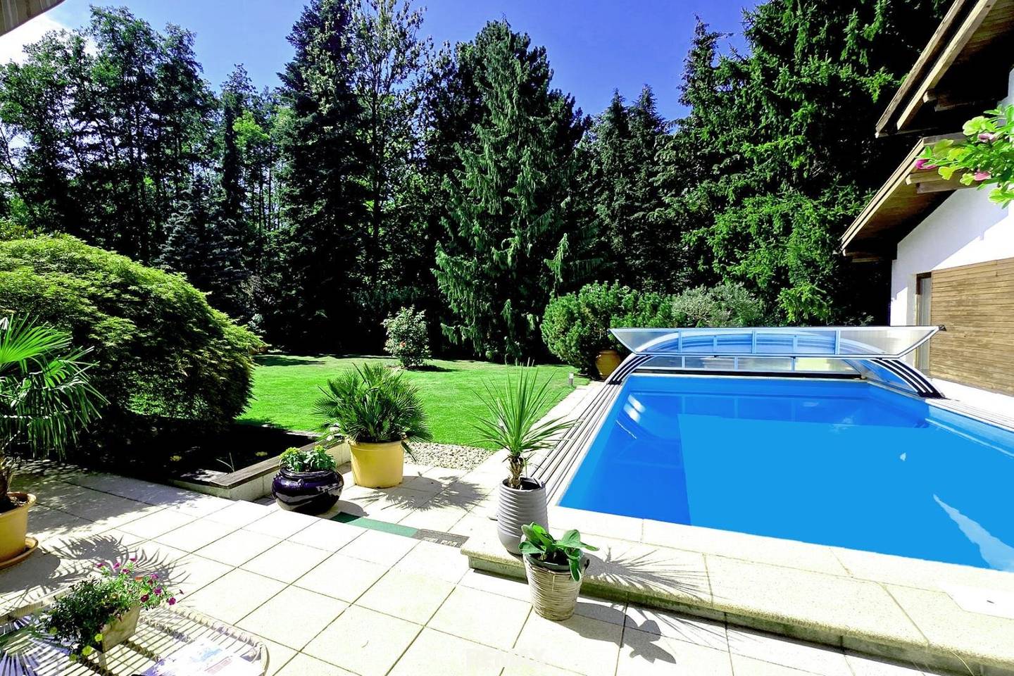 Family Paradise Large Garden Pool","de":"Familienparadies-Großer Garten- Pool