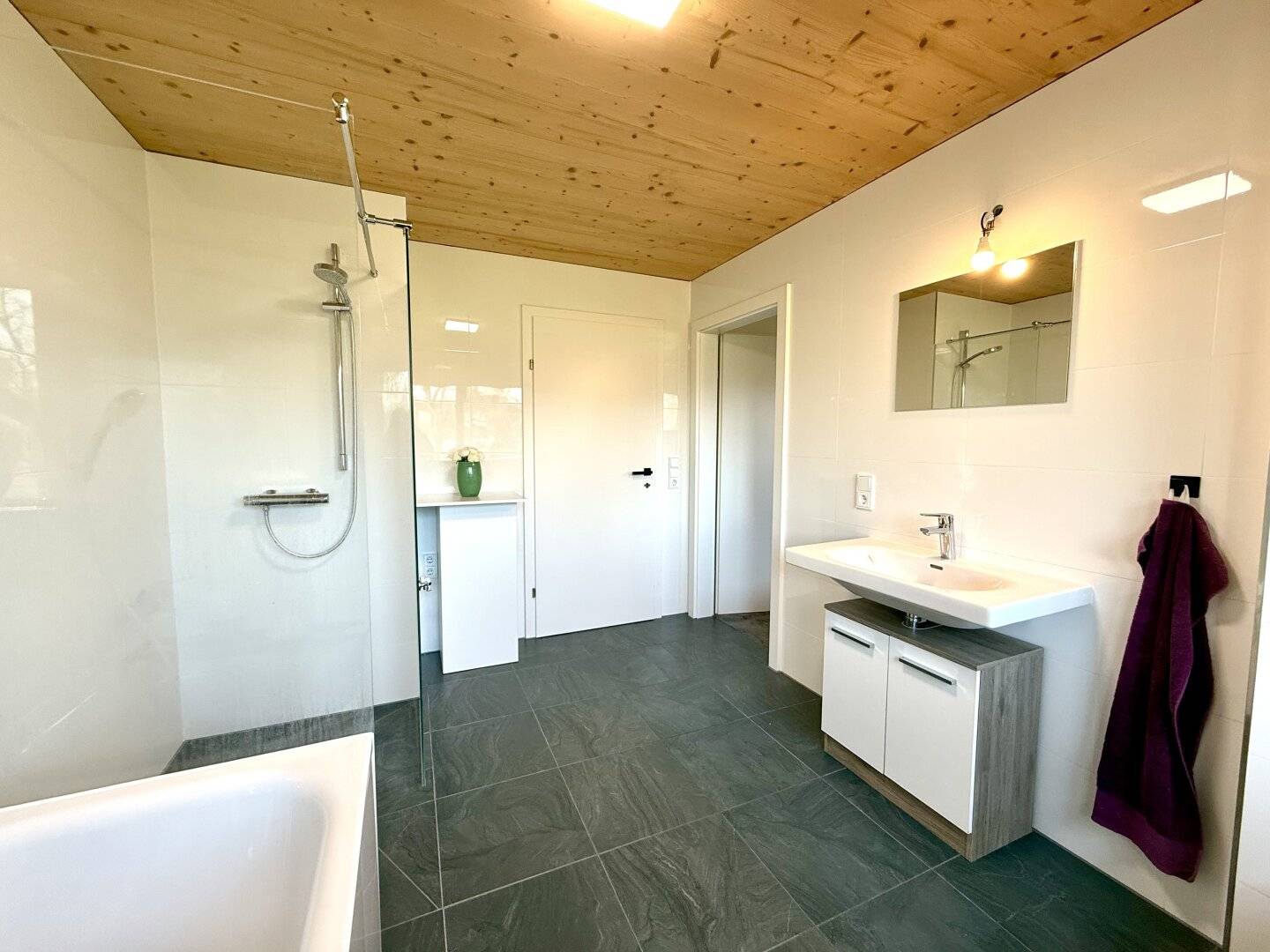 Apartment with garden in sustainable timber construction near Lake Constance