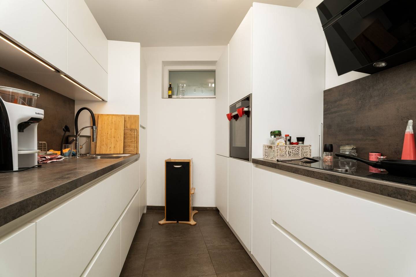 Wohnung nahe G3 Shoppingcenter mit zwei Garagen