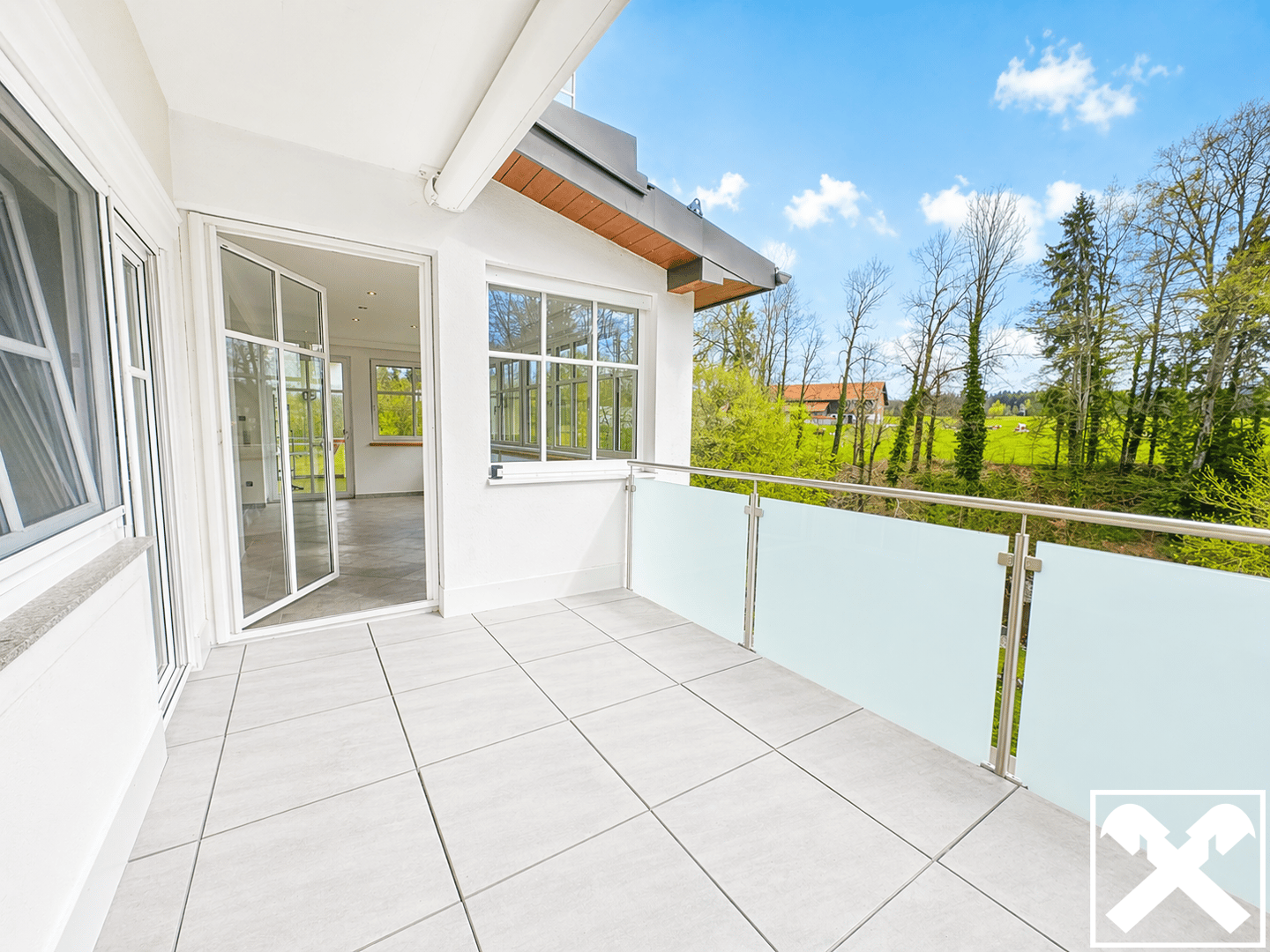 Wohnung with indoor pool in quiet location