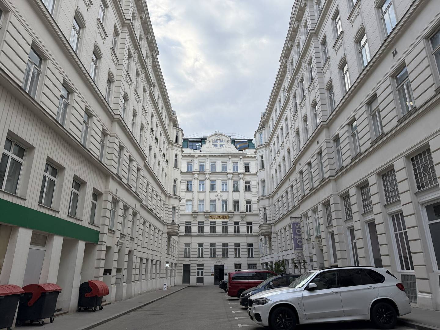 Corner Old Bldg Office Neubaugasse 315m²