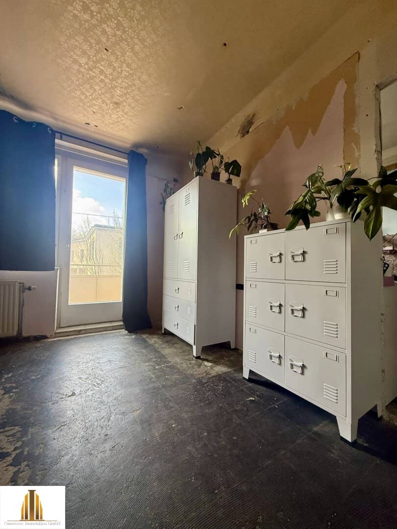 Apartment with loggia near U3 on the first floor