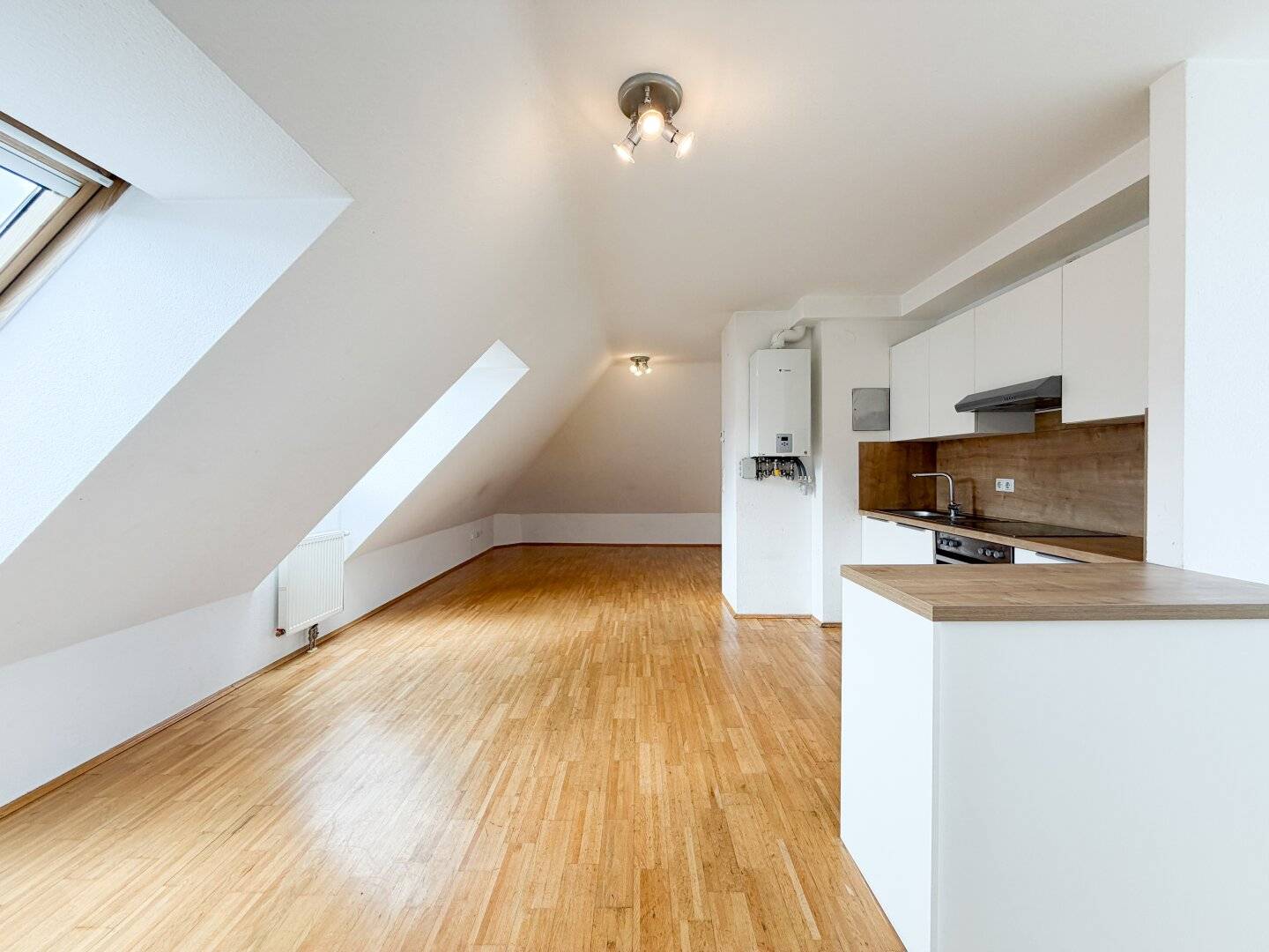 Sunny Maisonette with Terrace, 88m²