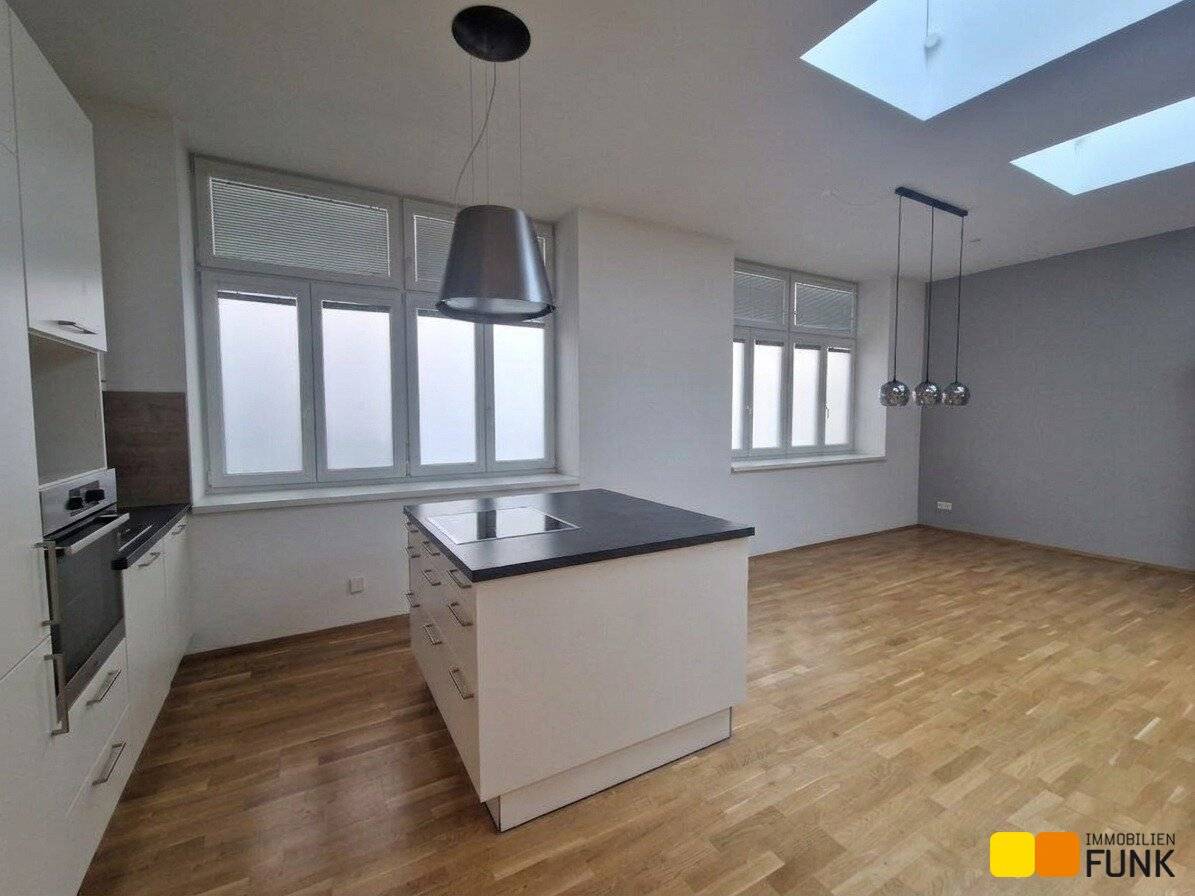 Loftartige Wohnung im Hofhaus nahe Hauptbahnhof