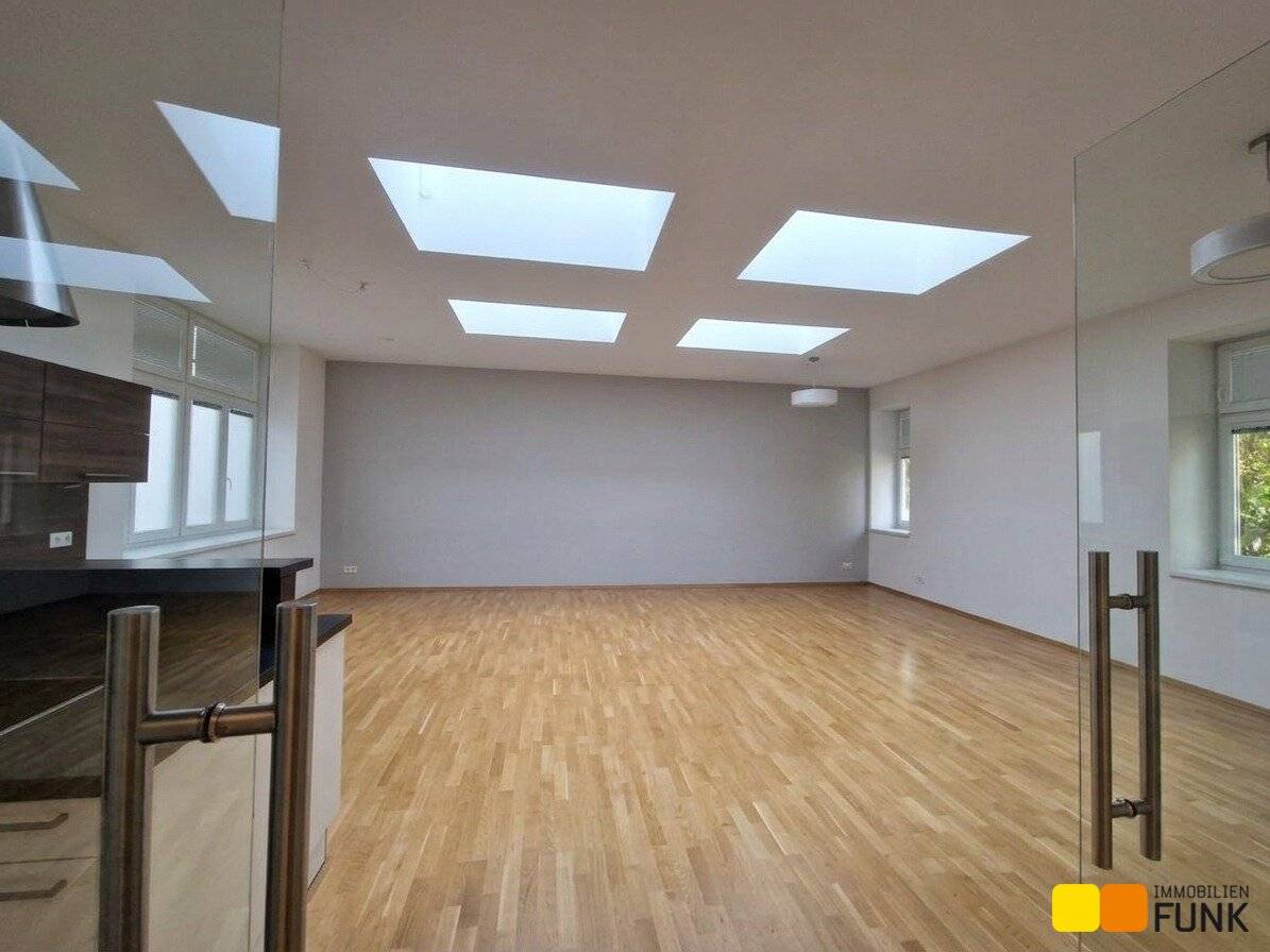 Loftartige Wohnung im Hofhaus nahe Hauptbahnhof