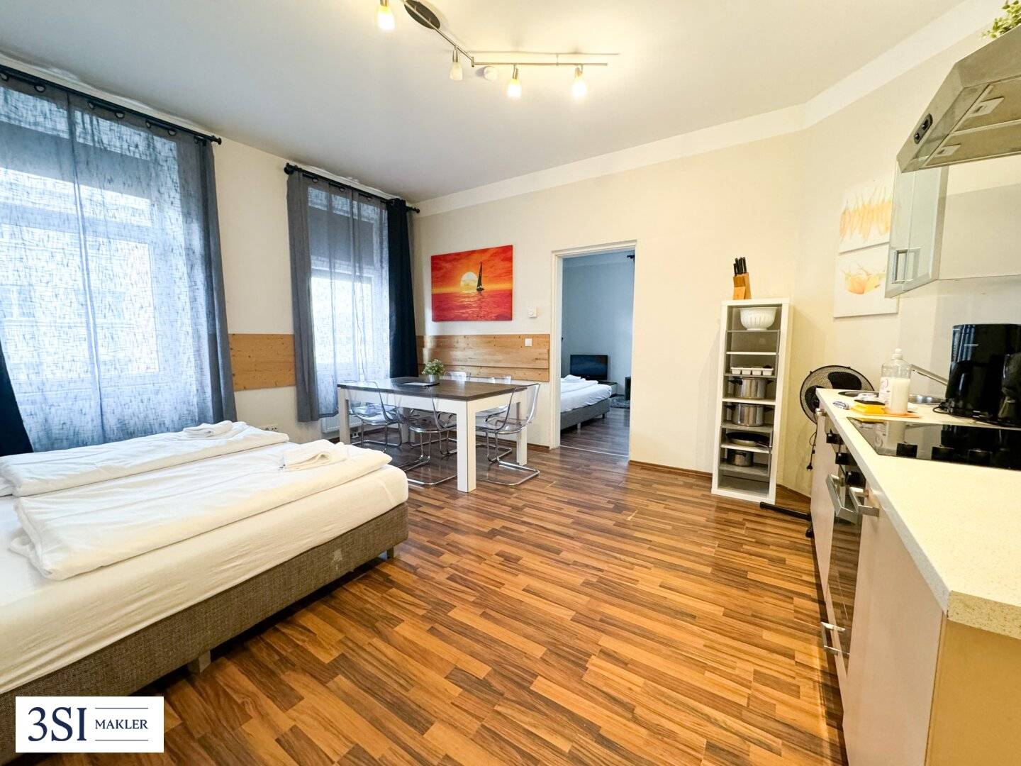 Pack your bags and move in! Well maintained 2-room apartment for singles or couples!
