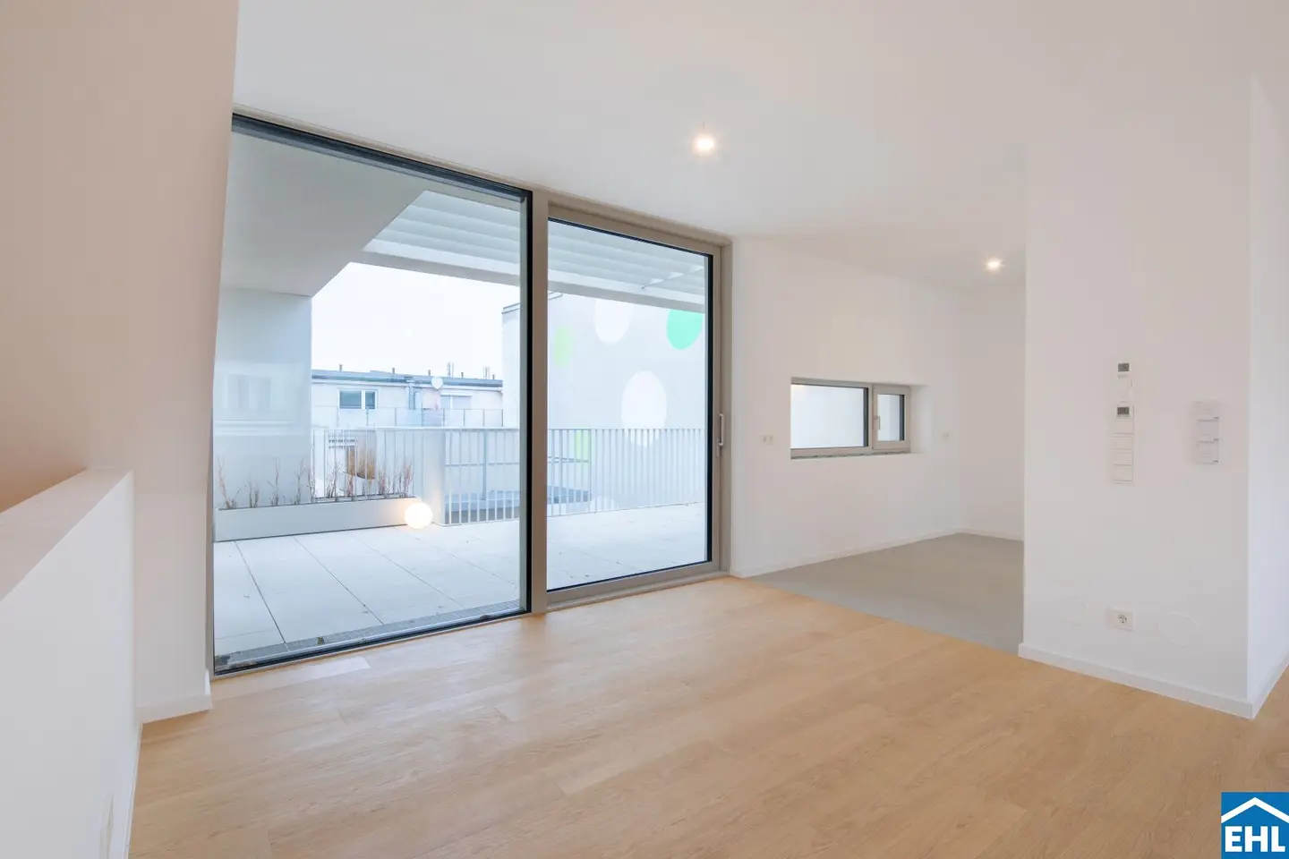 Dachgeschosswohnung mit zwei Terrassen modern