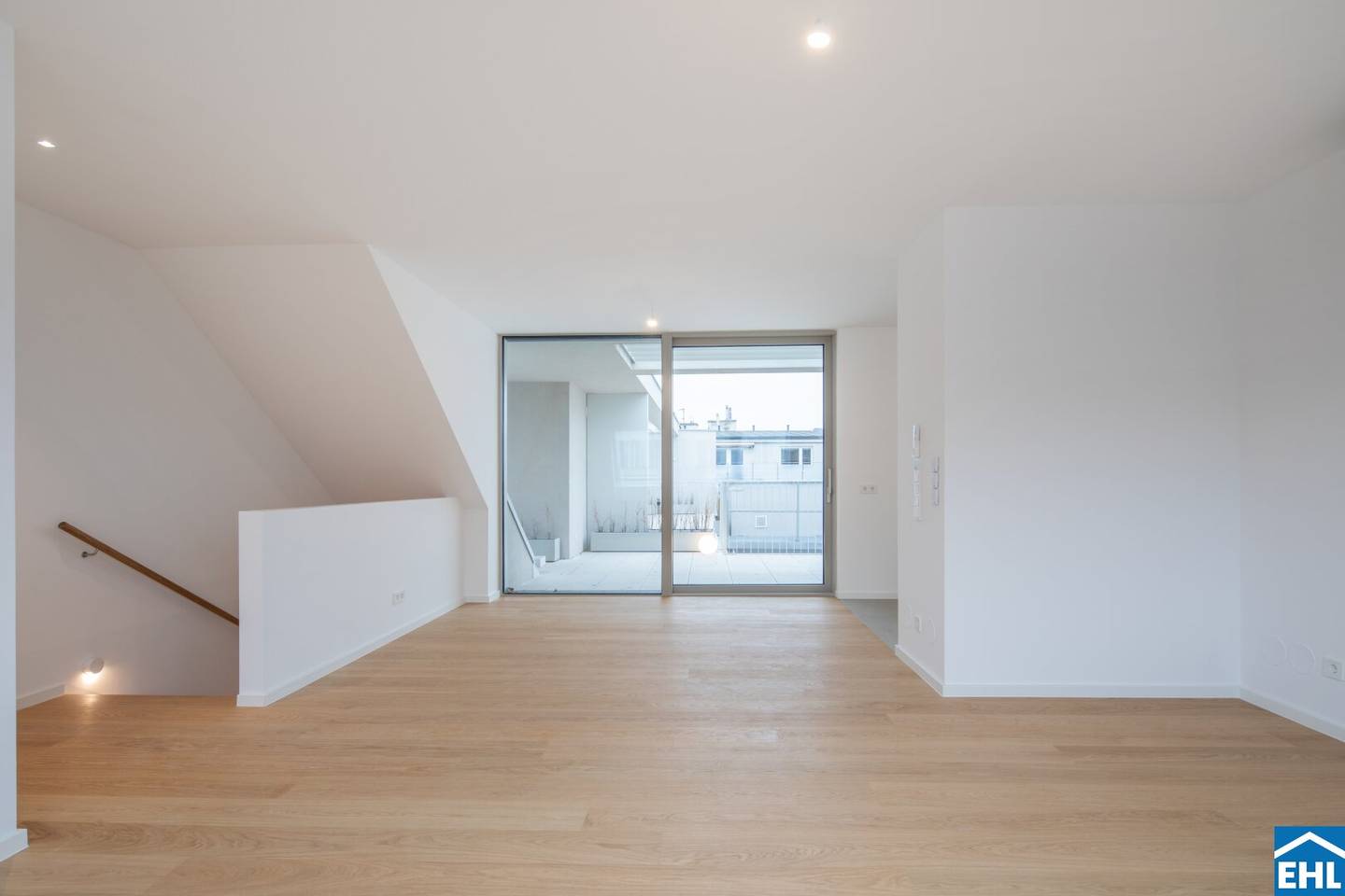 Dachgeschosswohnung mit zwei Terrassen modern